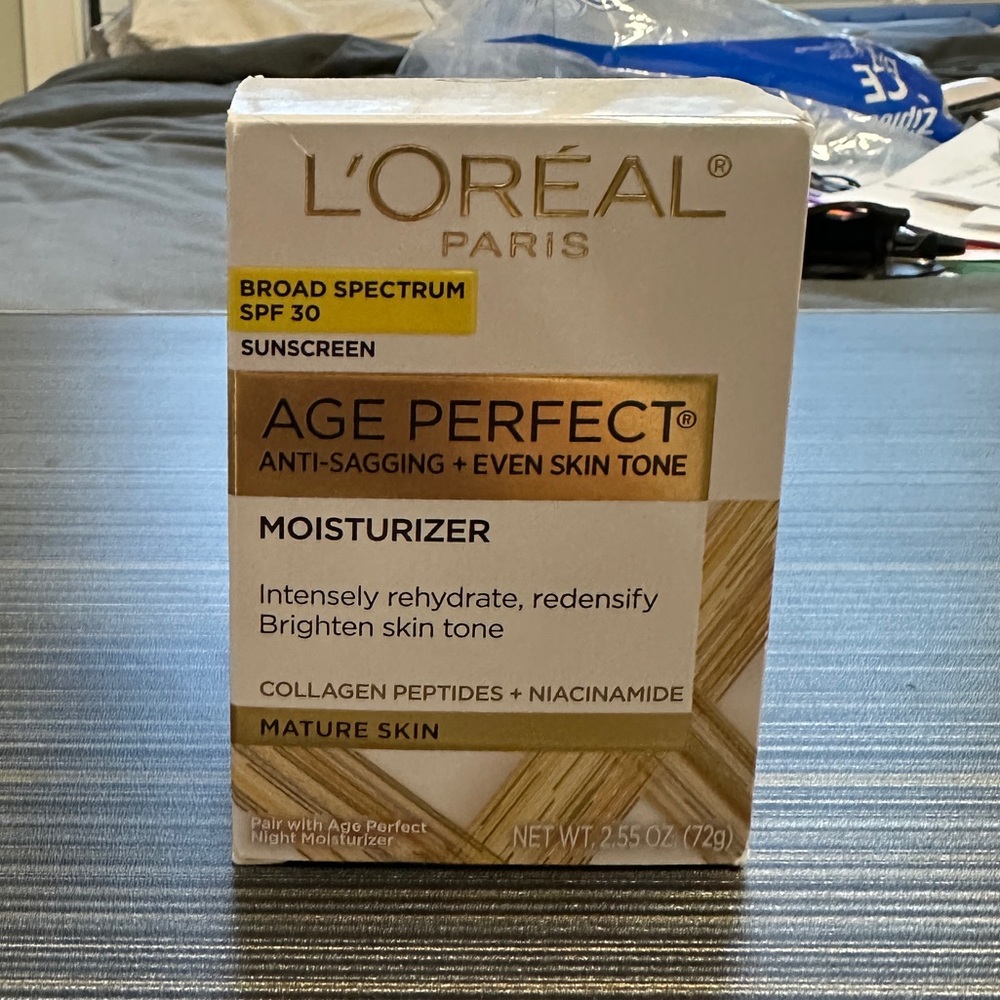 L'Oreal Age perfect Moisturizer with SPF 30